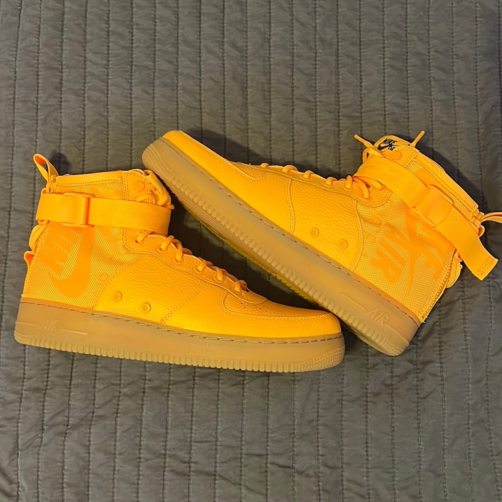 Nike Air Force one mid